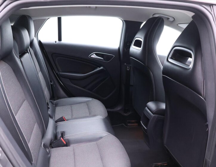 Mercedes-Benz CLA Kombi 2,1 l 100 kw