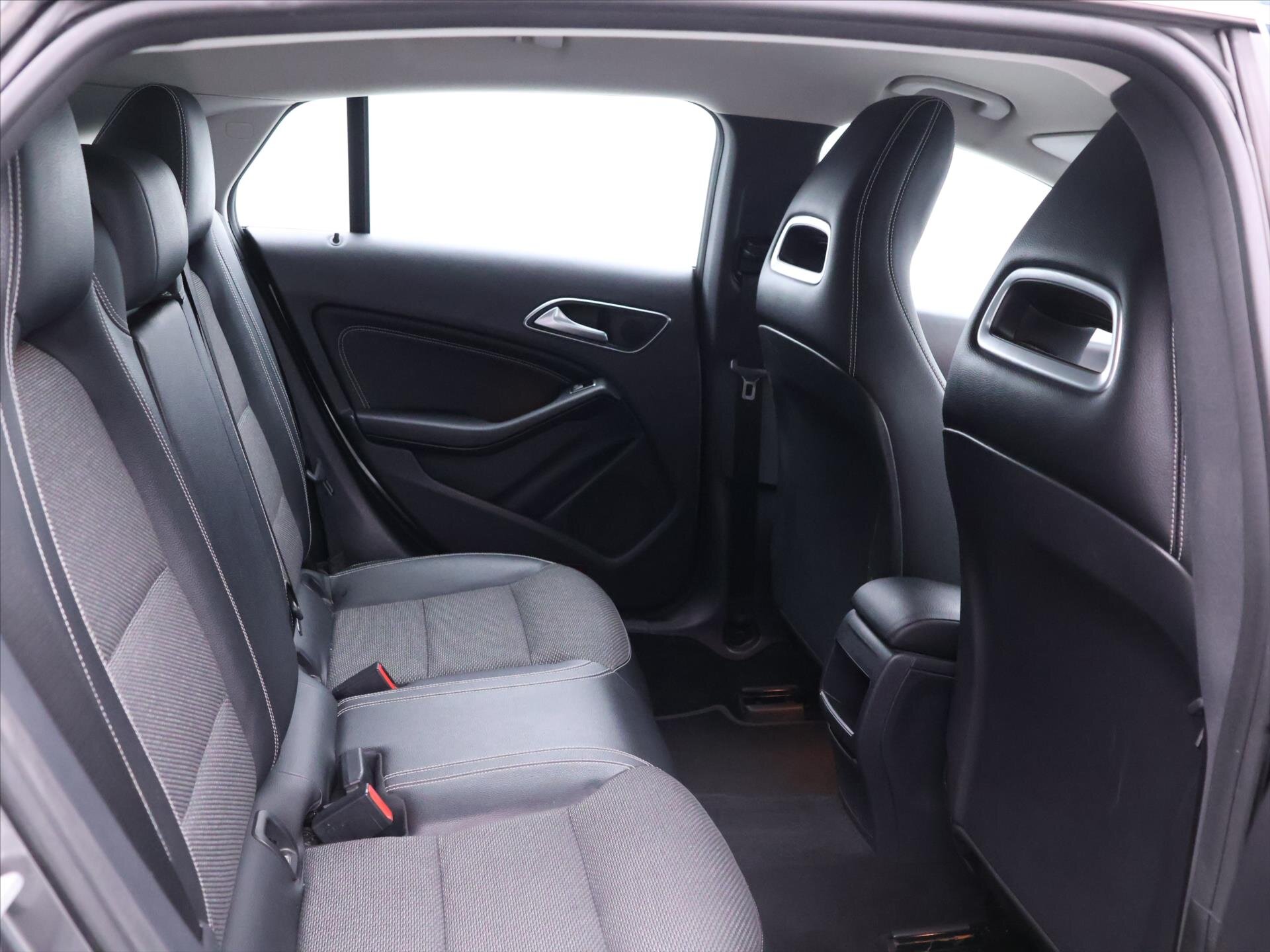 Mercedes-Benz CLA Kombi 2,1 l 100 kw