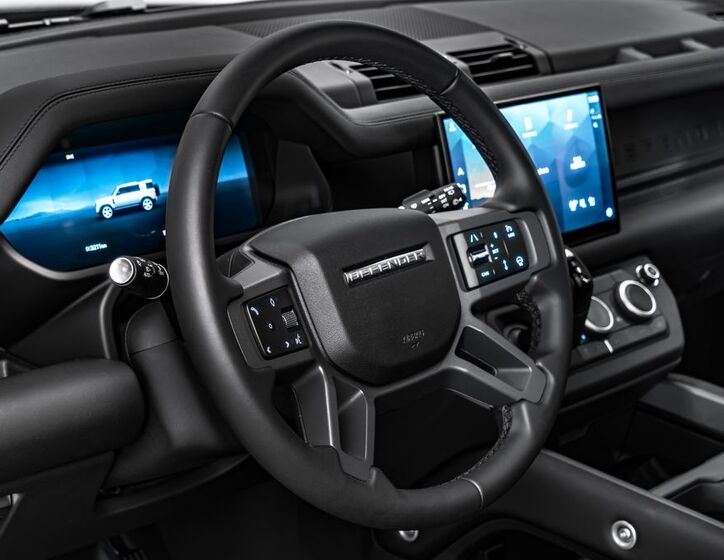 Land Rover Defender 16