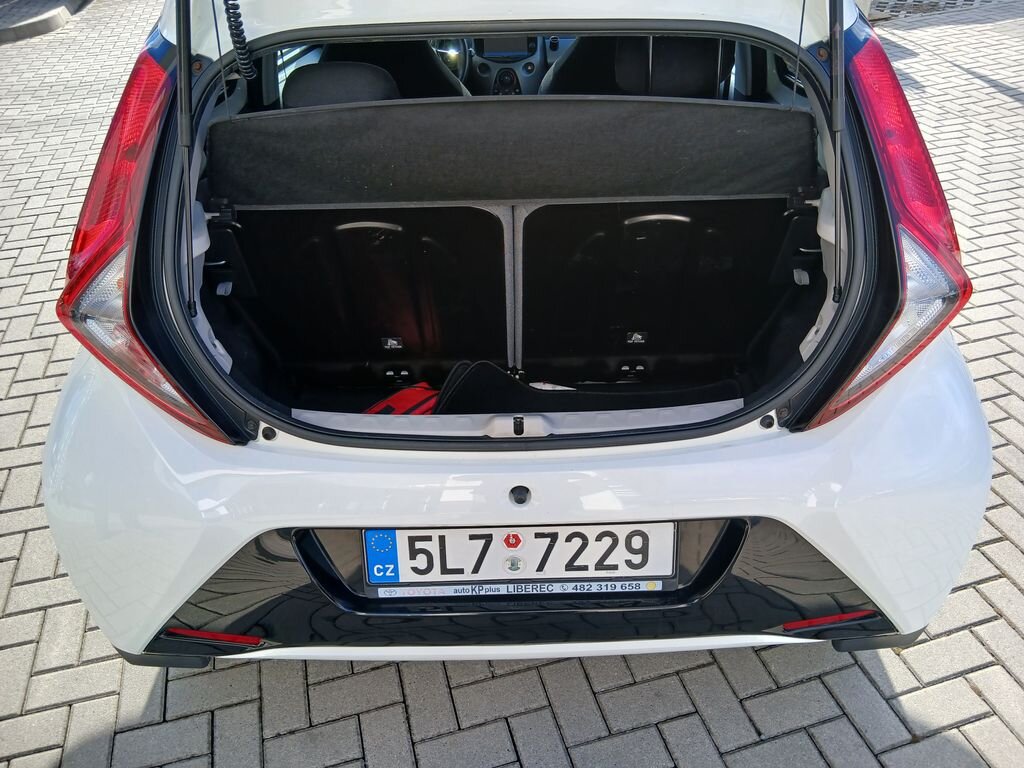 Toyota Aygo Hatchback 998,0 53 kw