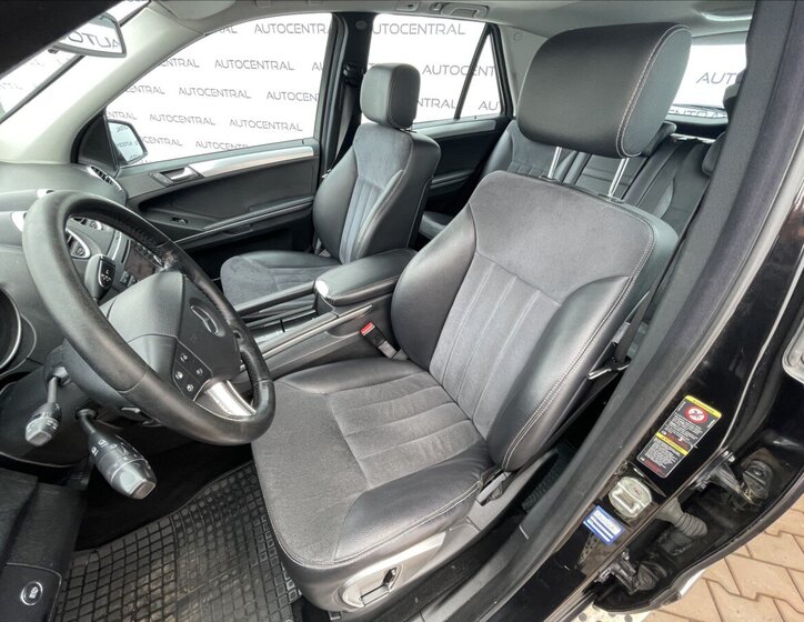 Mercedes-Benz Třídy M SUV / Terénní 3,5 l 200 kw