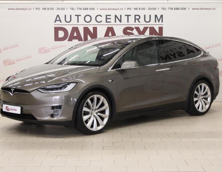 Tesla Model X 1