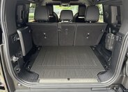 Land Rover Defender SUV 4,4 l 467 kw