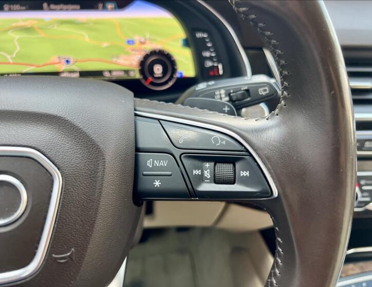 Audi Q7 30