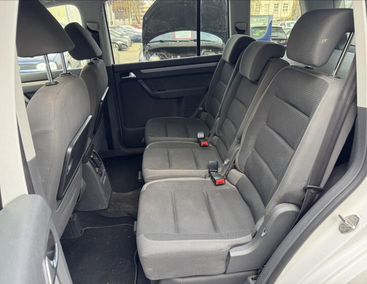 Volkswagen Touran MPV 1,6 l 77 kw