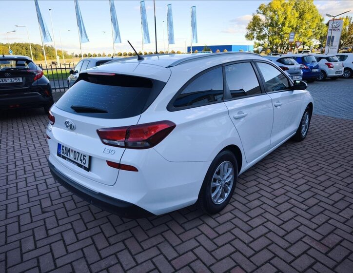 Hyundai i30 Kombi 998,0 88 kw