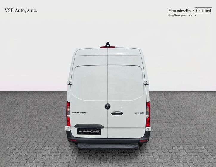 Mercedes-Benz Sprinter 4