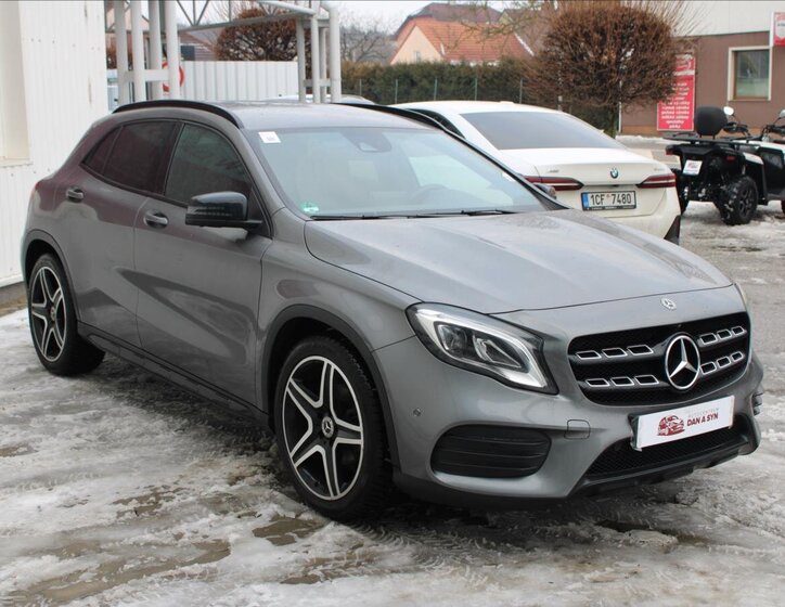 Mercedes-Benz GLA Kombi 1,6 l 115 kw
