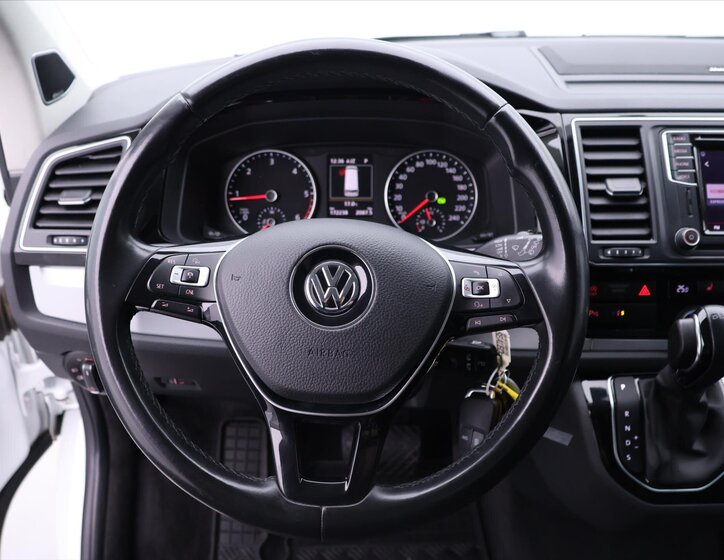 Volkswagen Multivan 21