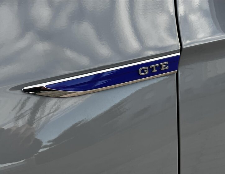 Volkswagen Passat Kombi 1,4 l 160 kw