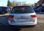 Volkswagen Tiguan 8