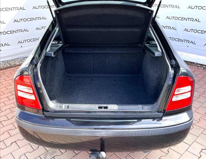 Škoda Octavia Sedan / Limuzína 1,6 l 75 kw