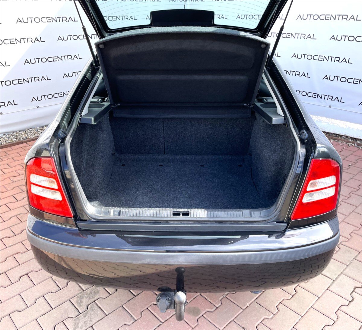 Škoda Octavia Sedan / Limuzína 1,6 l 75 kw