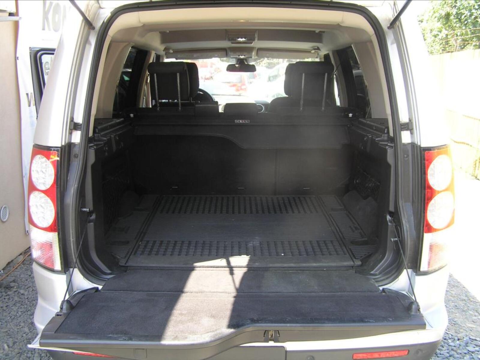 Land Rover Discovery 11