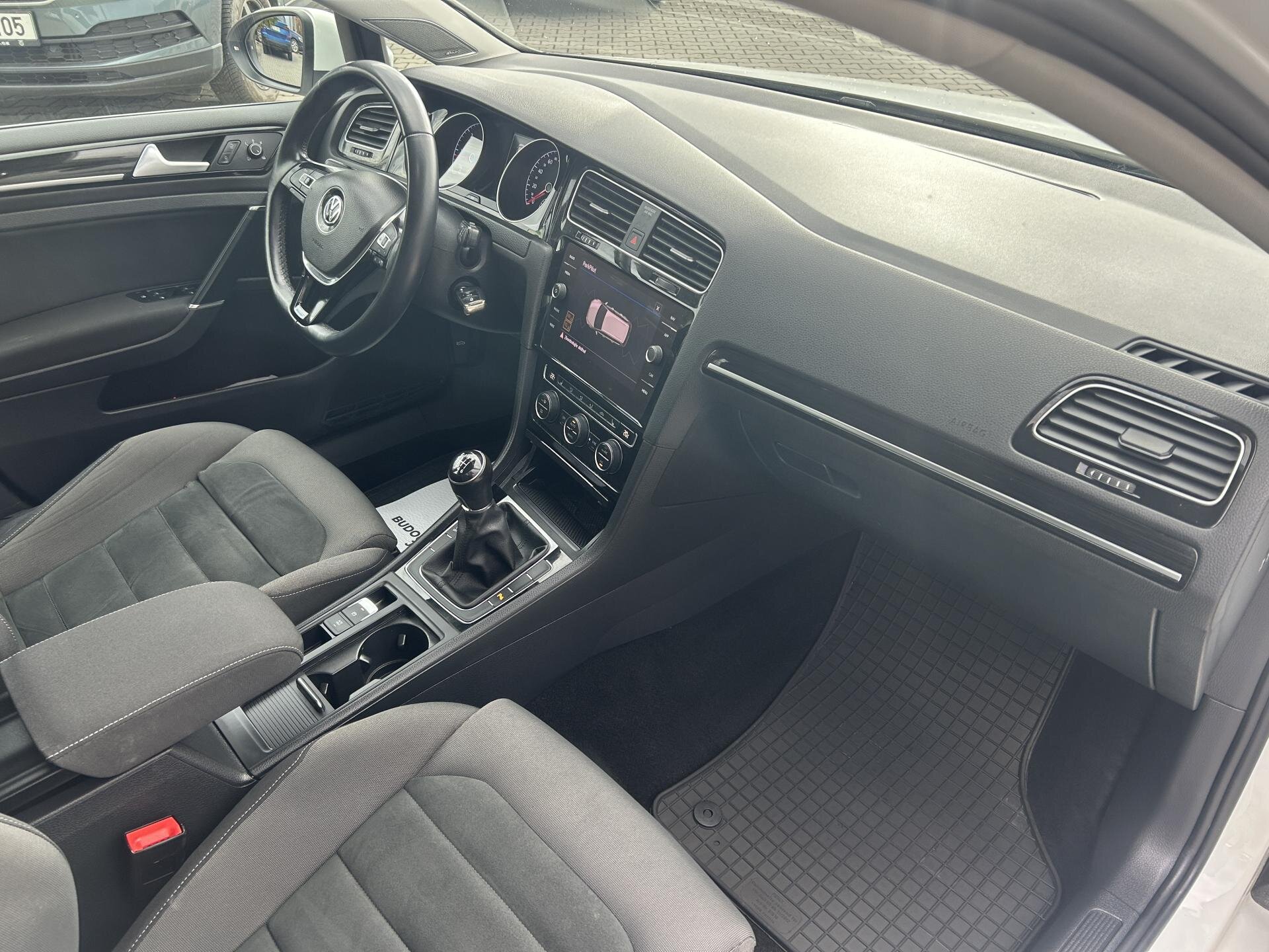 Volkswagen Golf Kombi 2,0 l 110 kw