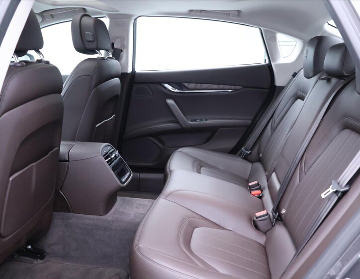 Maserati Quattroporte Sedan 3,0 l 316 kw