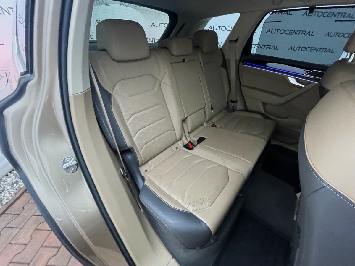 Volkswagen Touareg SUV / Terénní 3,0 l 210 kw