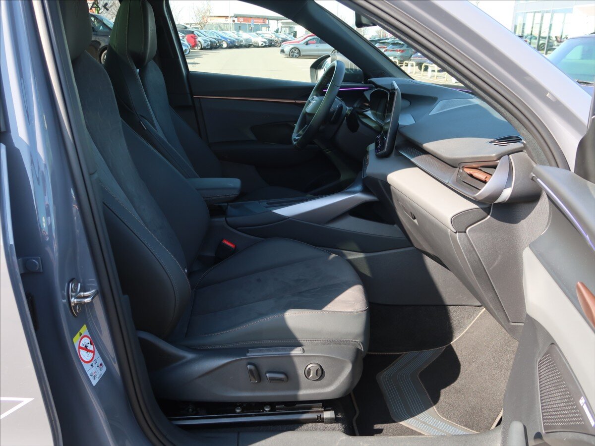 Cupra Terramar SUV / Terénní 2,0 l 195 kw