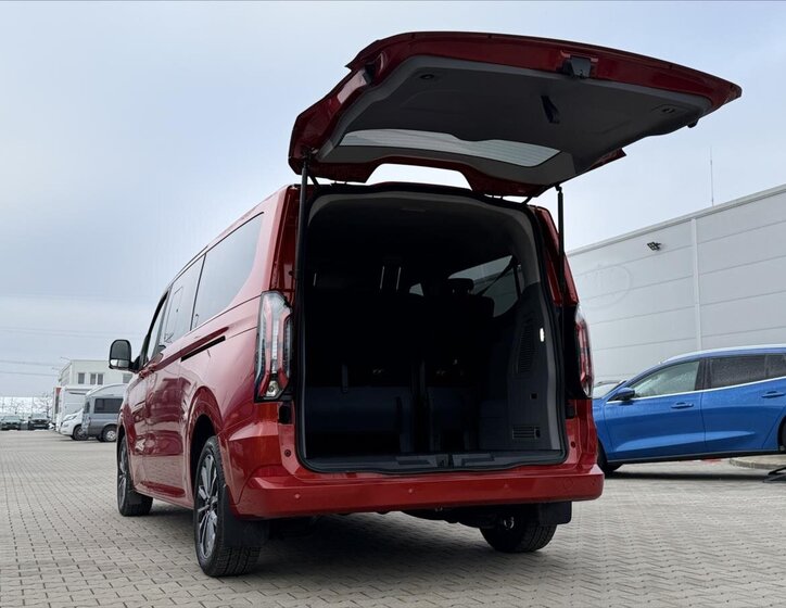 Ford Tourneo Custom Kombi 2,5 l 171 kw