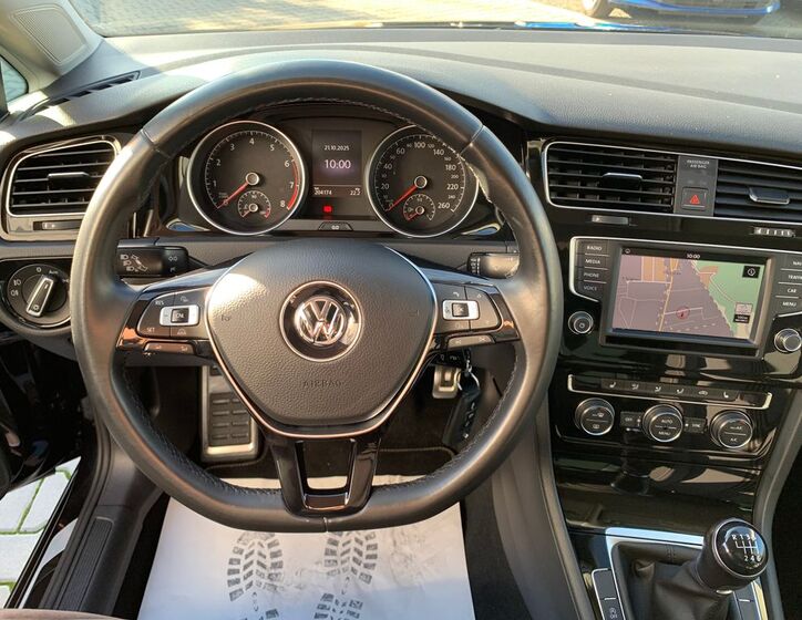 Volkswagen Golf 12