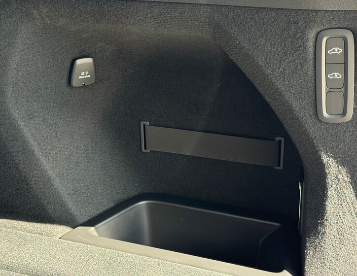 Volvo XC90 SUV / Terénní 2,0 l 335 kw