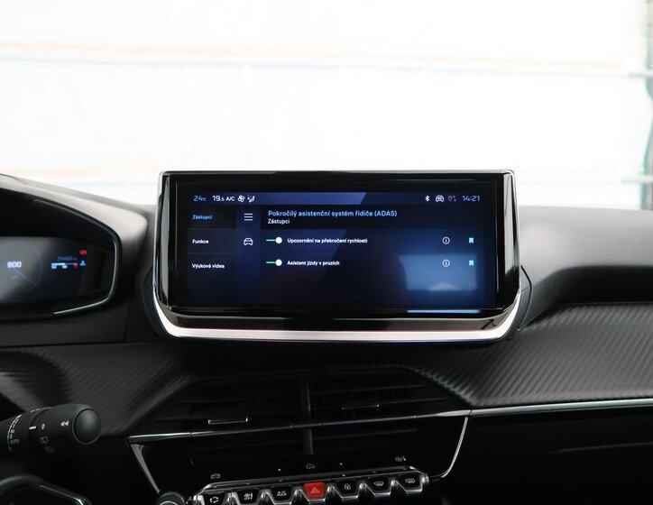Peugeot 2008 SUV / Terénní 1,2 l 74 kw