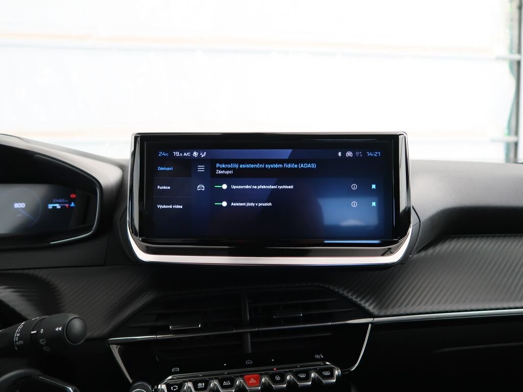 Peugeot 2008 SUV / Terénní 1,2 l 74 kw