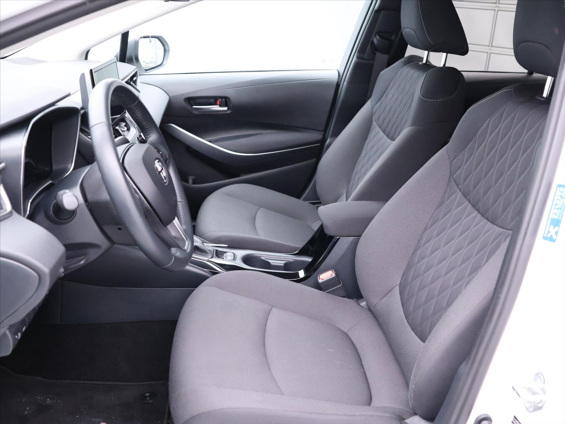 Toyota Corolla Sedan / Limuzína 1,5 l 92 kw