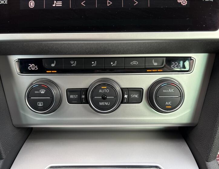 Volkswagen Passat 25