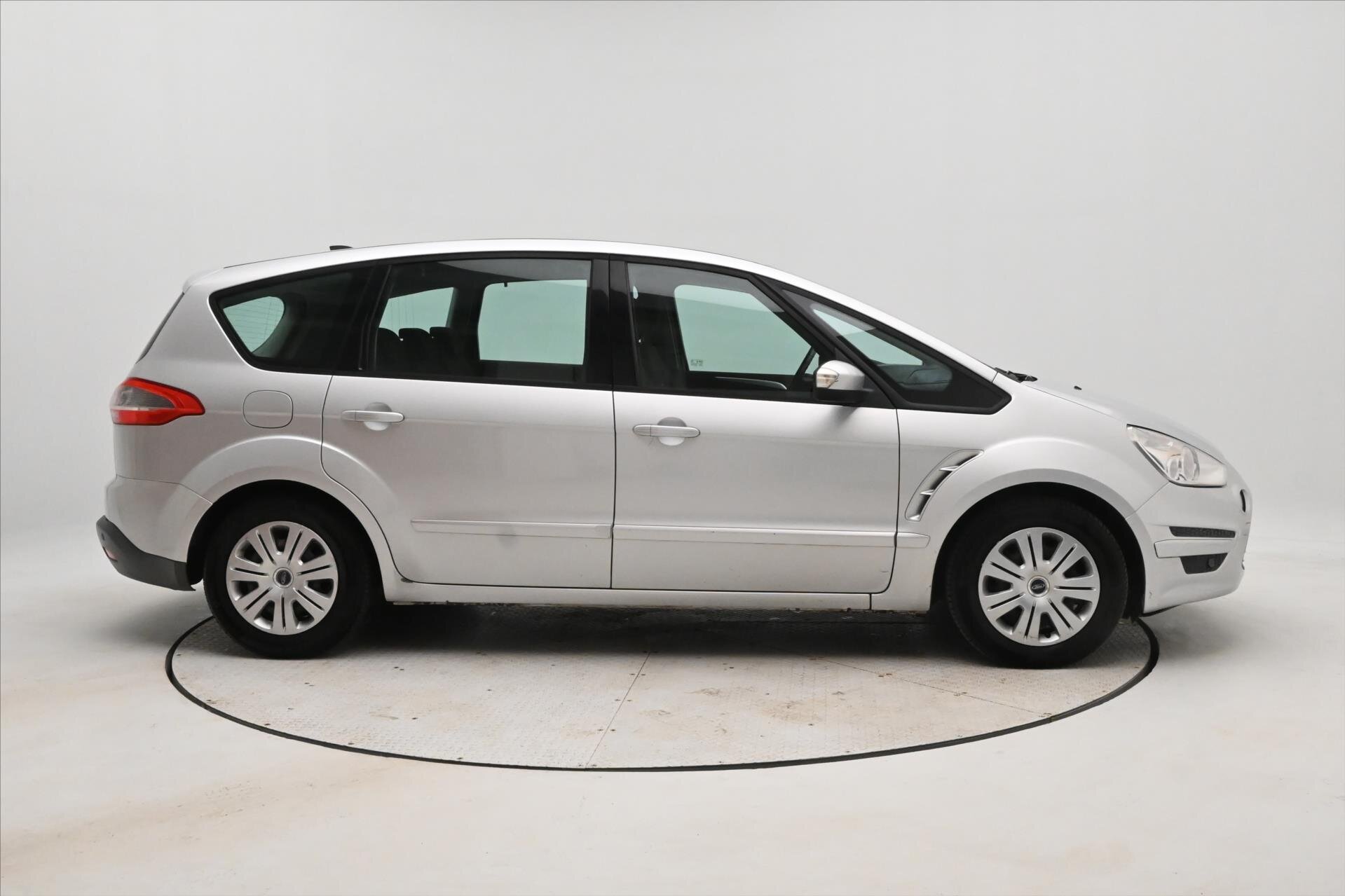Ford S-MAX MPV 2,0 l 103 kw