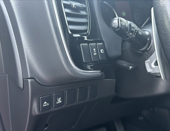 Mitsubishi Outlander SUV / Terénní 2,3 l 110 kw