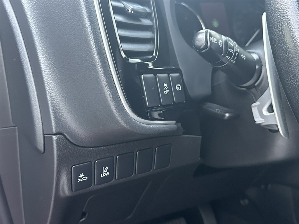 Mitsubishi Outlander SUV / Terénní 2,3 l 110 kw