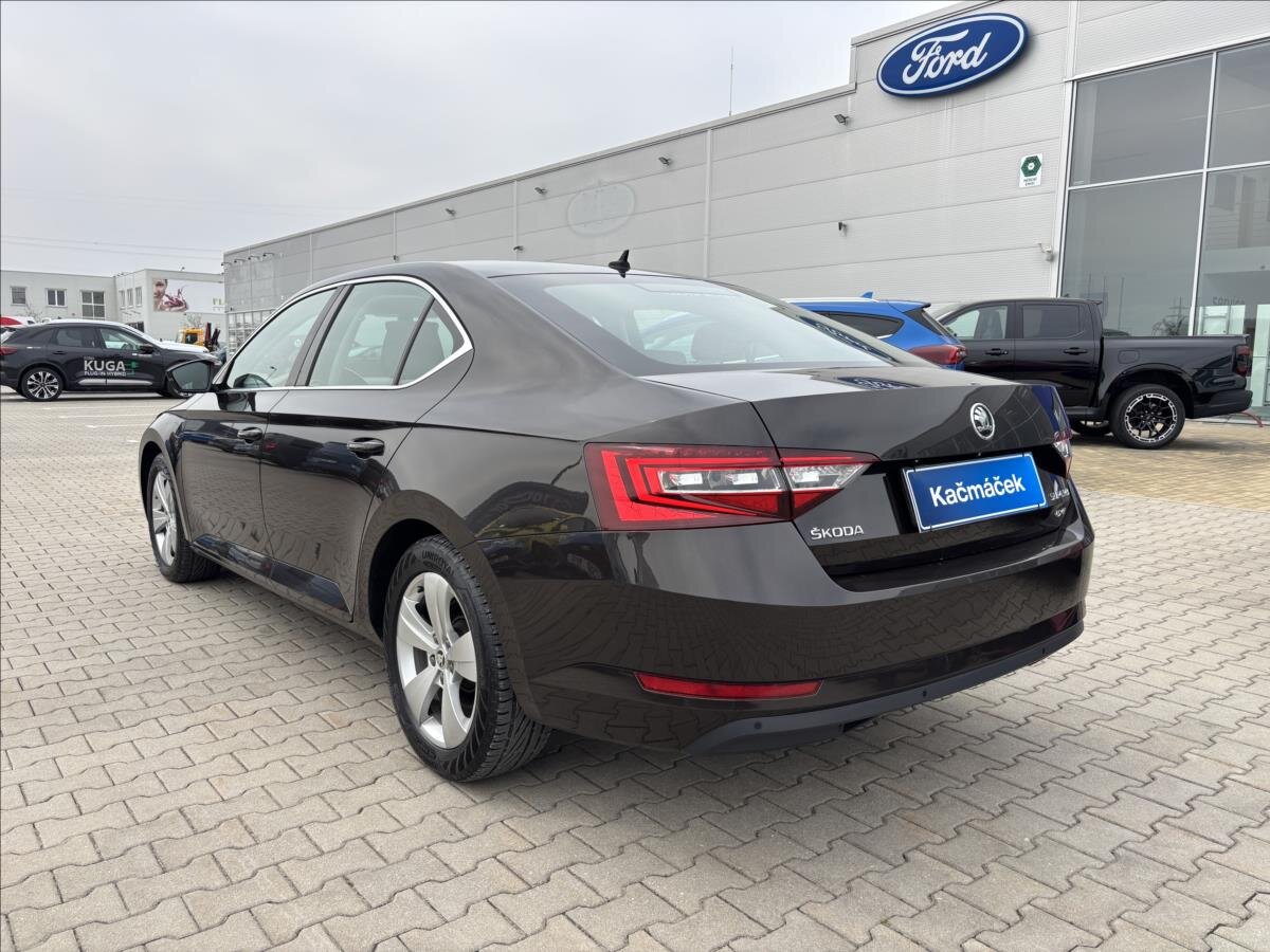 Škoda Superb Sedan / Limuzína 2,0 l 140 kw