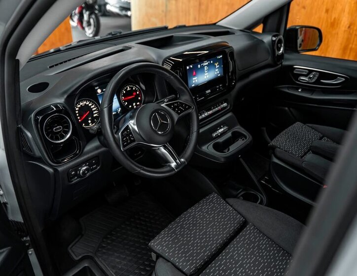 Mercedes-Benz Vito VAN / Minibus 2,0 l 174 kw
