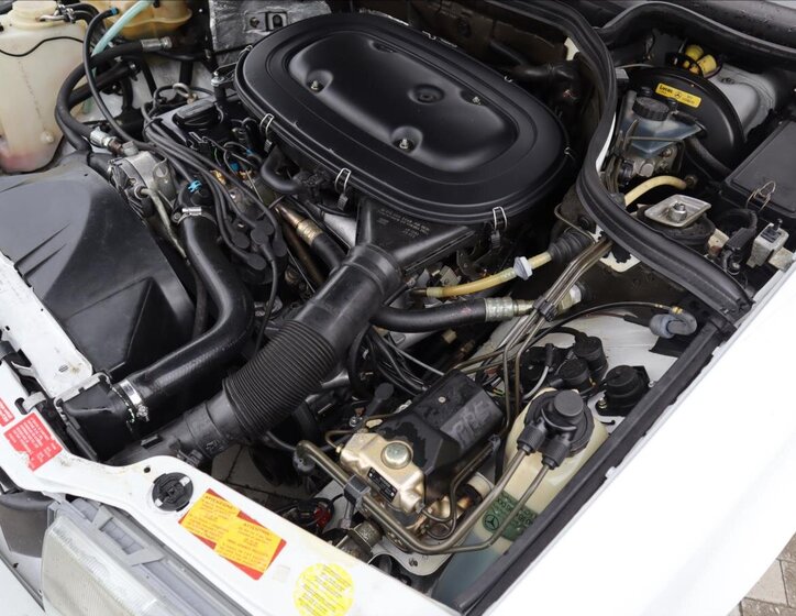 Mercedes-Benz 200 16