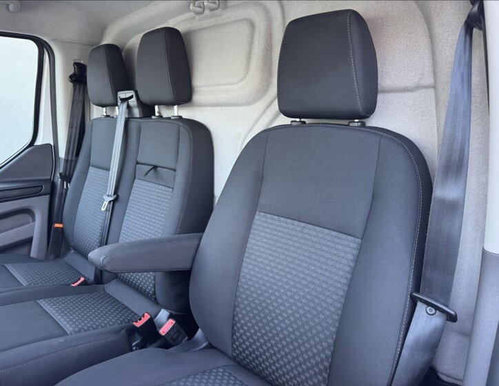 Ford Transit Custom Skříň 2,0 l 77 kw