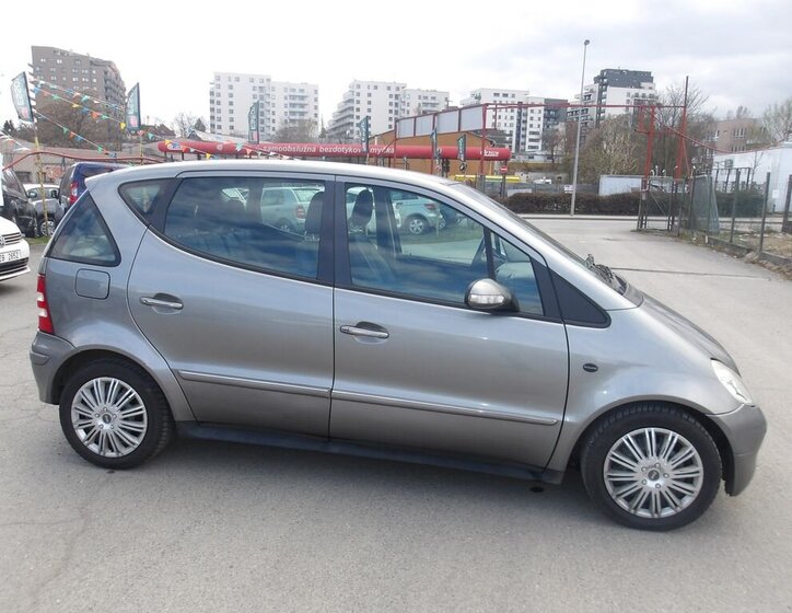 Mercedes-Benz Třídy A Hatchback 1,6 l 75 kw