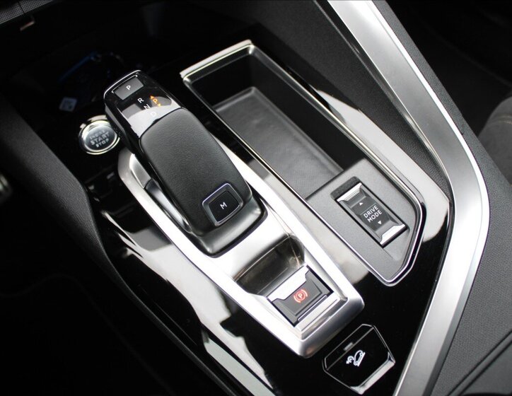 Peugeot 3008 SUV 1,5 l 96 kw