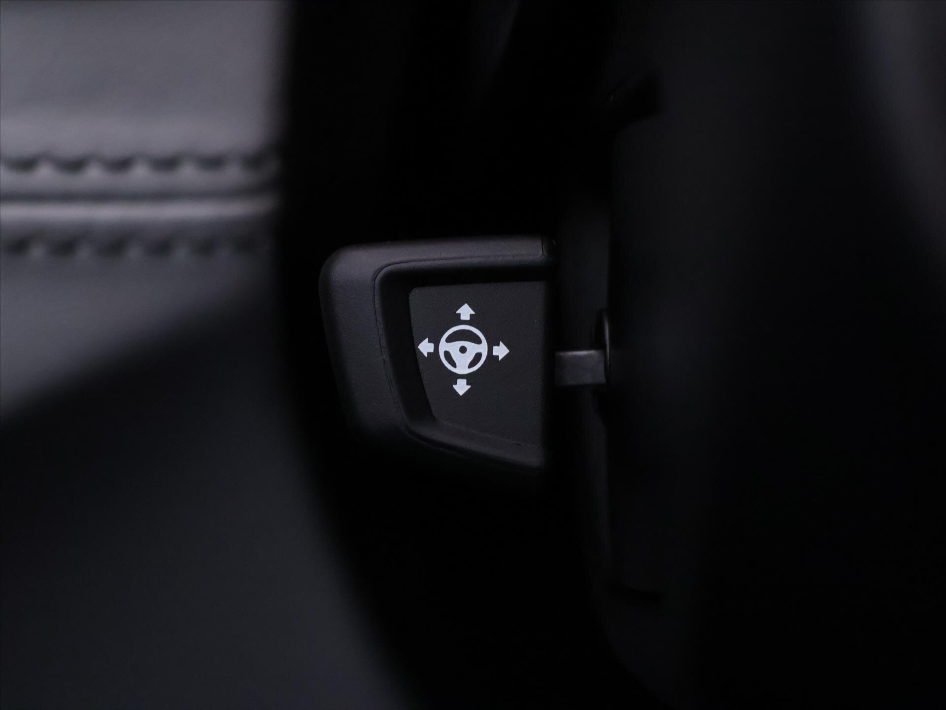 BMW M5 Sedan / Limuzína 4,4 l 441 kw