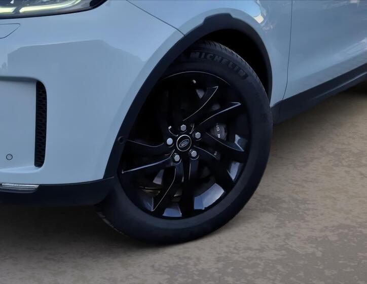 Land Rover Discovery 6