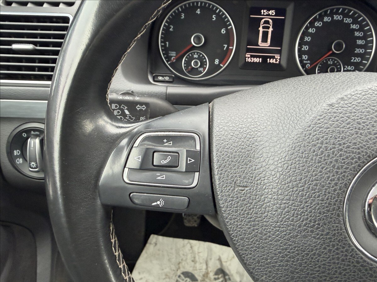 Volkswagen Touran MPV 1,2 l 77 kw