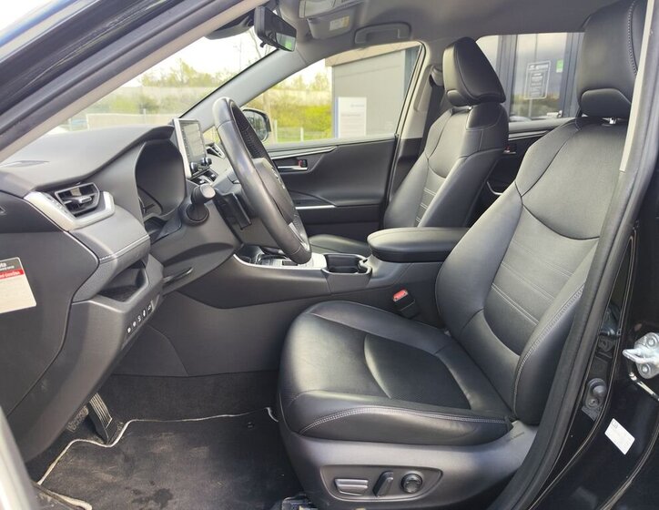 Toyota RAV4 SUV / Terénní 2,5 l 163 kw