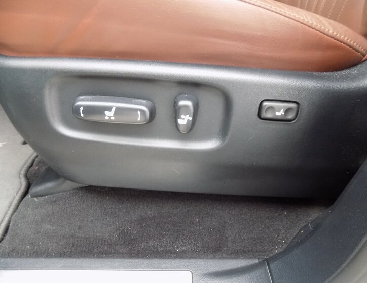 Toyota Land Cruiser 21