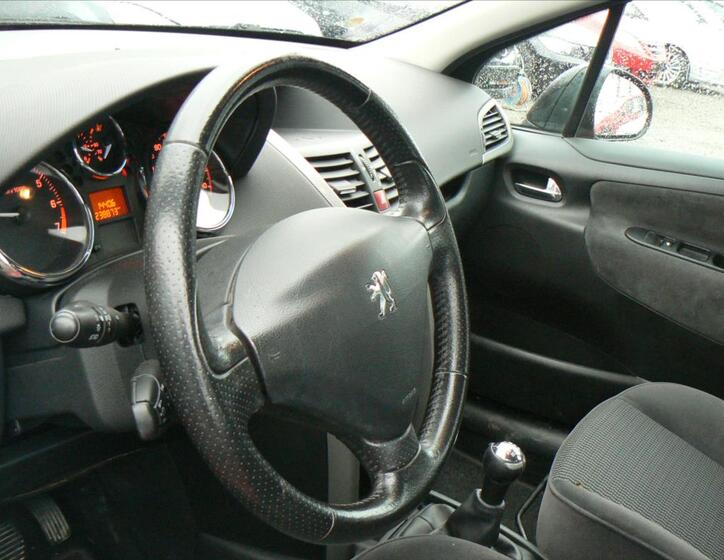 Peugeot 207 Hatchback 1,4 l 54 kw