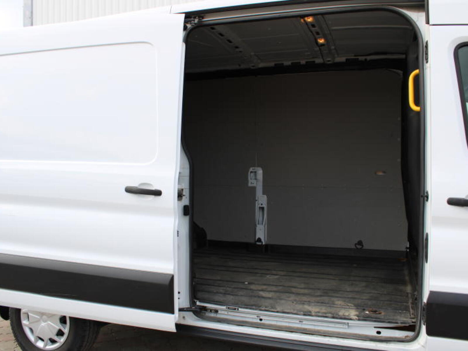 Ford Transit 8