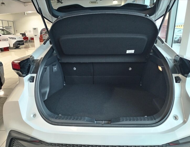 Toyota C-HR CUV / Crossover 0,0 162 kw