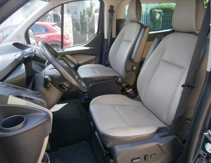Ford Tourneo Custom 7
