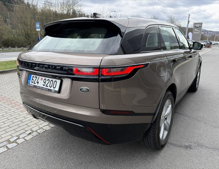Land Rover Range Rover Velar SUV / Terénní 2,0 l 177 kw