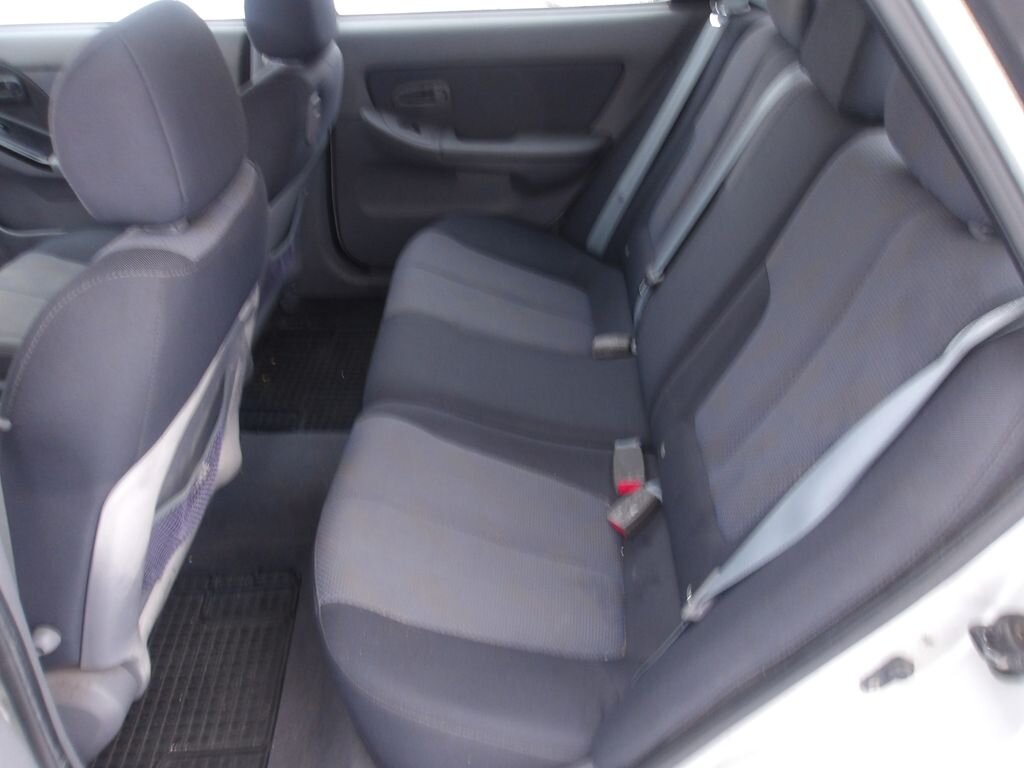 Hyundai Elantra Sedan 1,6 l 77 kw