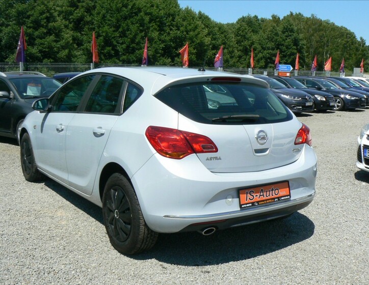 Opel Astra 5